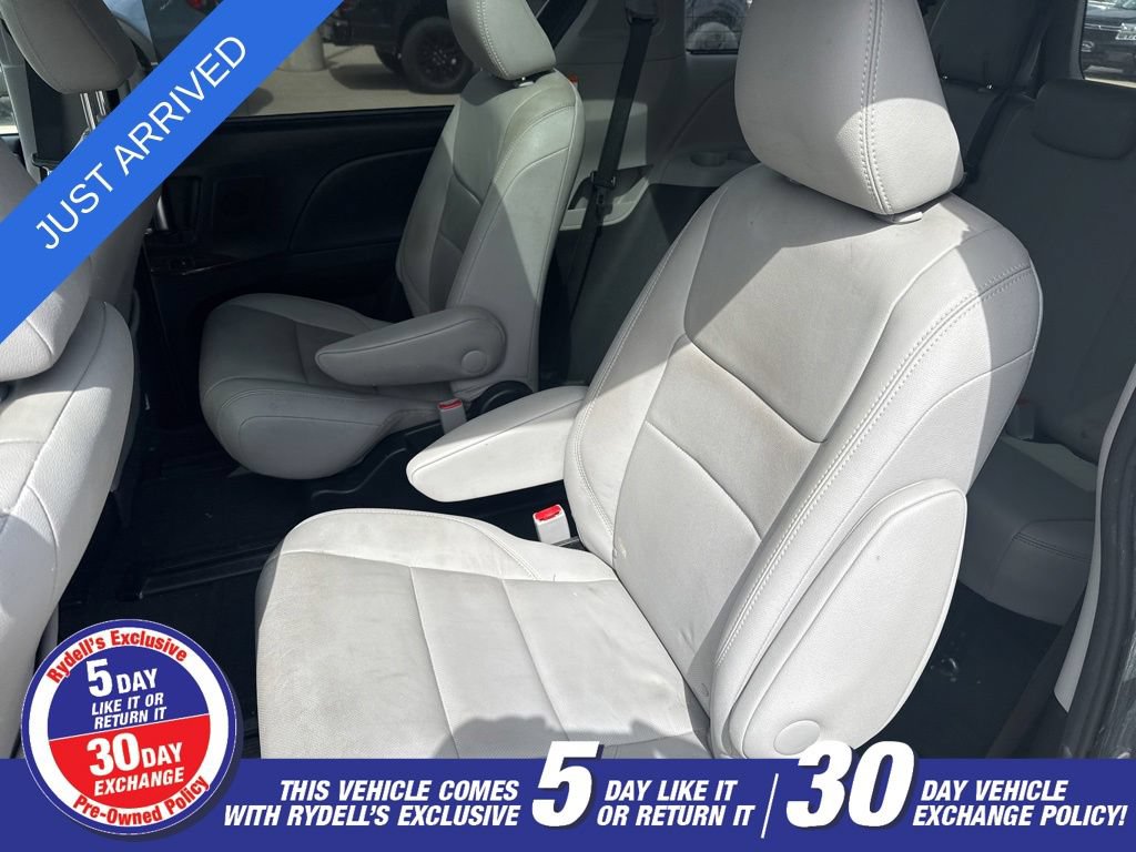 Used 2017 Toyota Sienna Limited AWD/4WD image 14