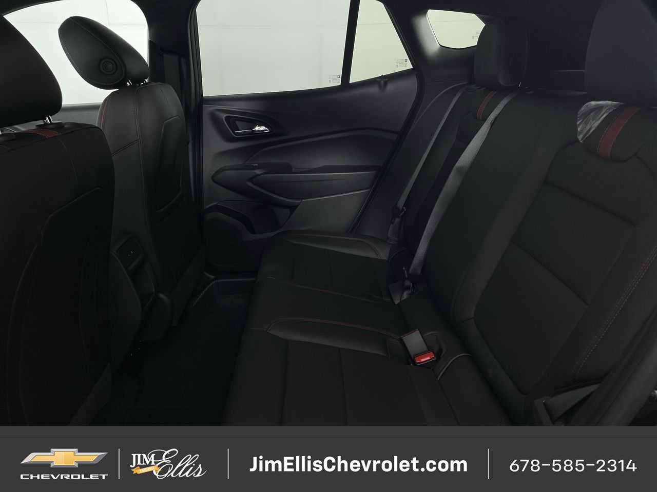Certified 2025 Chevrolet Trax RS w/ Sunroof Package FWD image 23