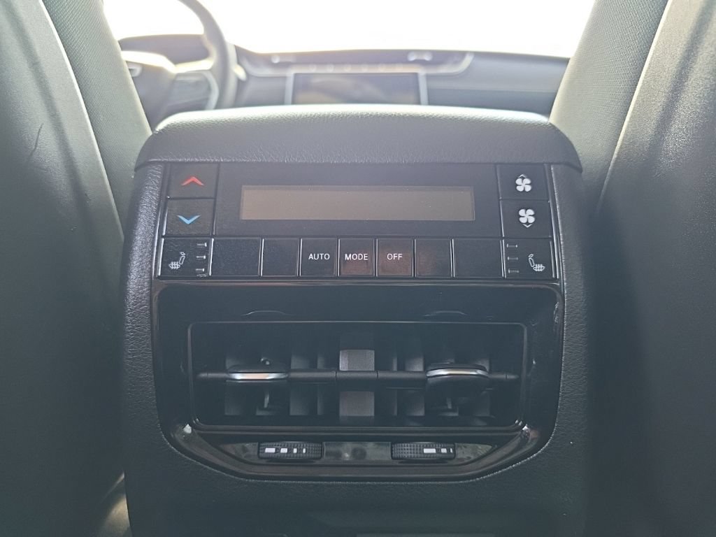 Used 2023 Jeep Grand Cherokee L Limited AWD/4WD image 34