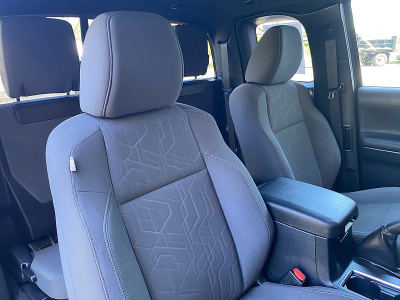 Used 2019 Toyota Tacoma TRD Sport w/ Technology Package AWD/4WD image 32