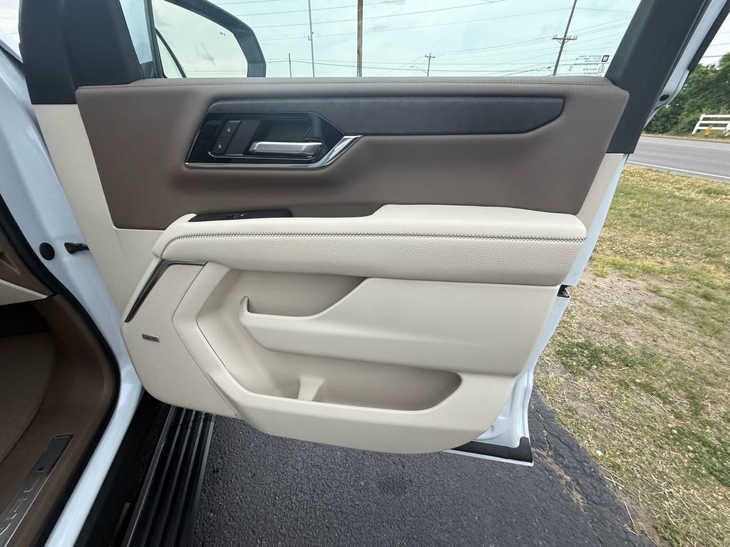 Used 2026 GMC Yukon XL Denali w/ Denali Reserve Package AWD/4WD image 23