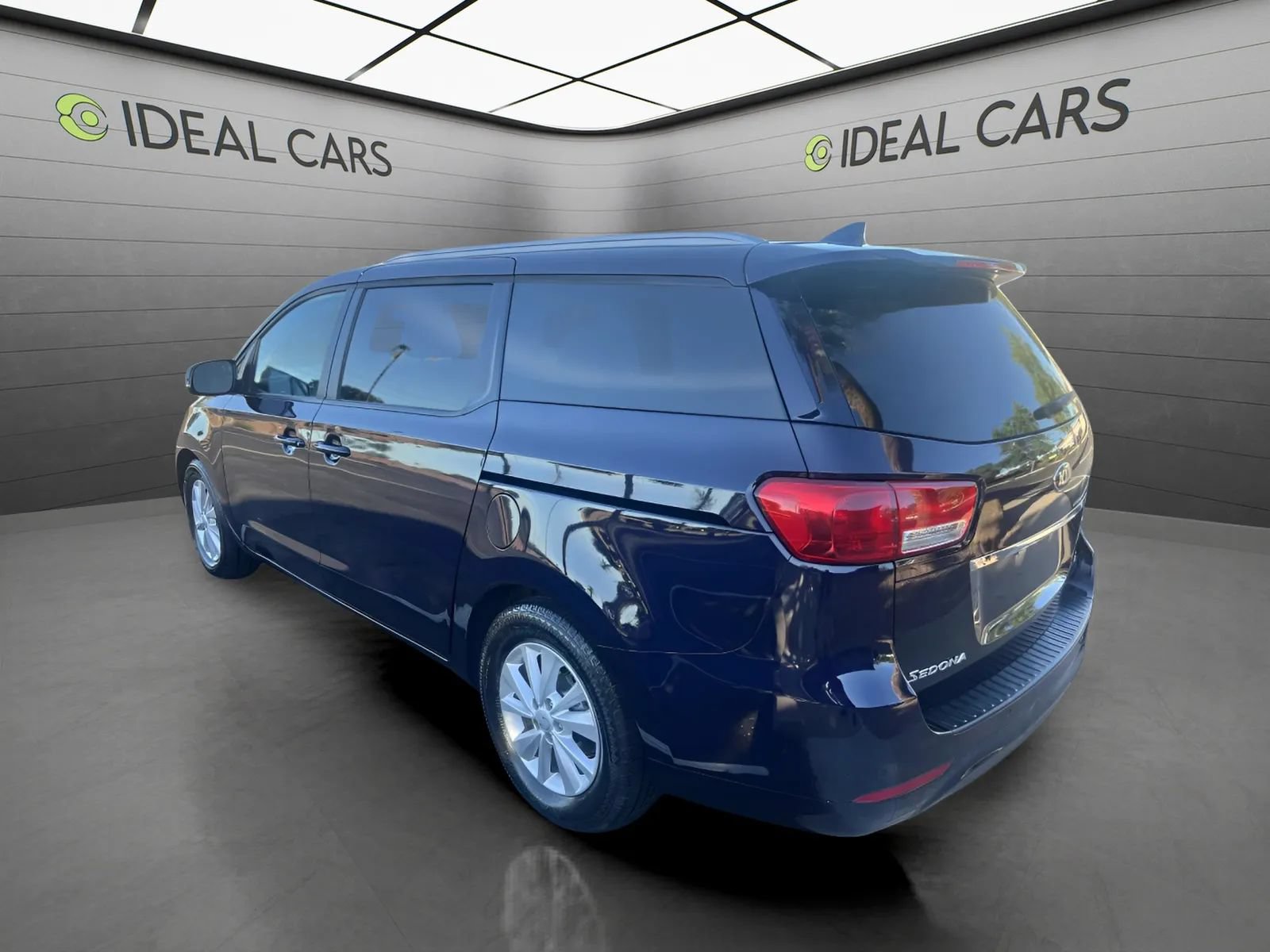 Used 2018 Kia Sedona LX w/ LX Essentials Premium Package FWD image 6