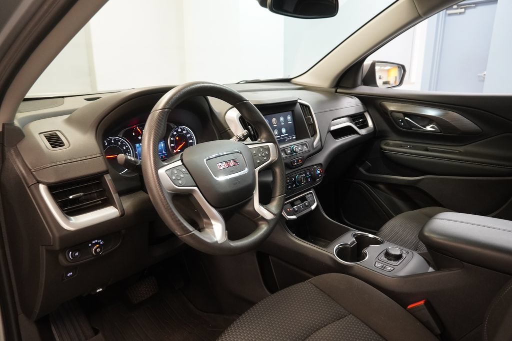 Used 2024 GMC Terrain SLE w/ Driver Convenience Package FWD image 6