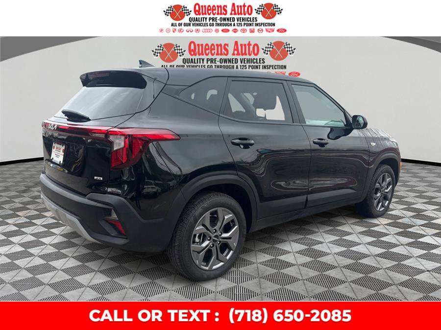 Used 2024 Kia Seltos LX AWD/4WD image 7