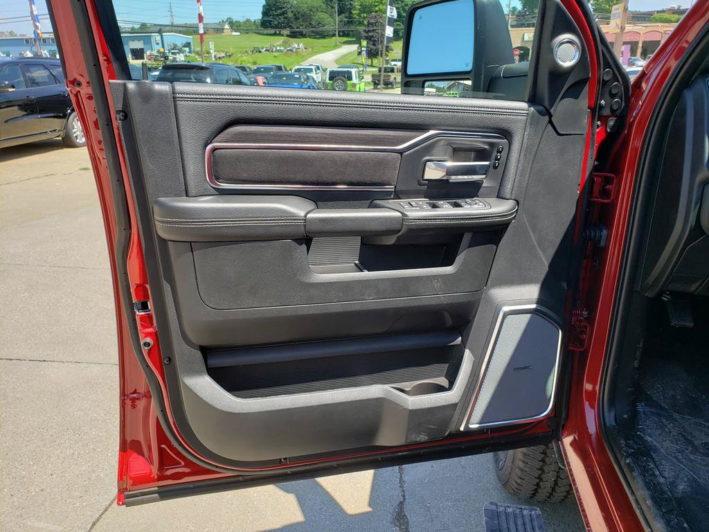 New 2026 RAM 2500 Laramie AWD/4WD image 11