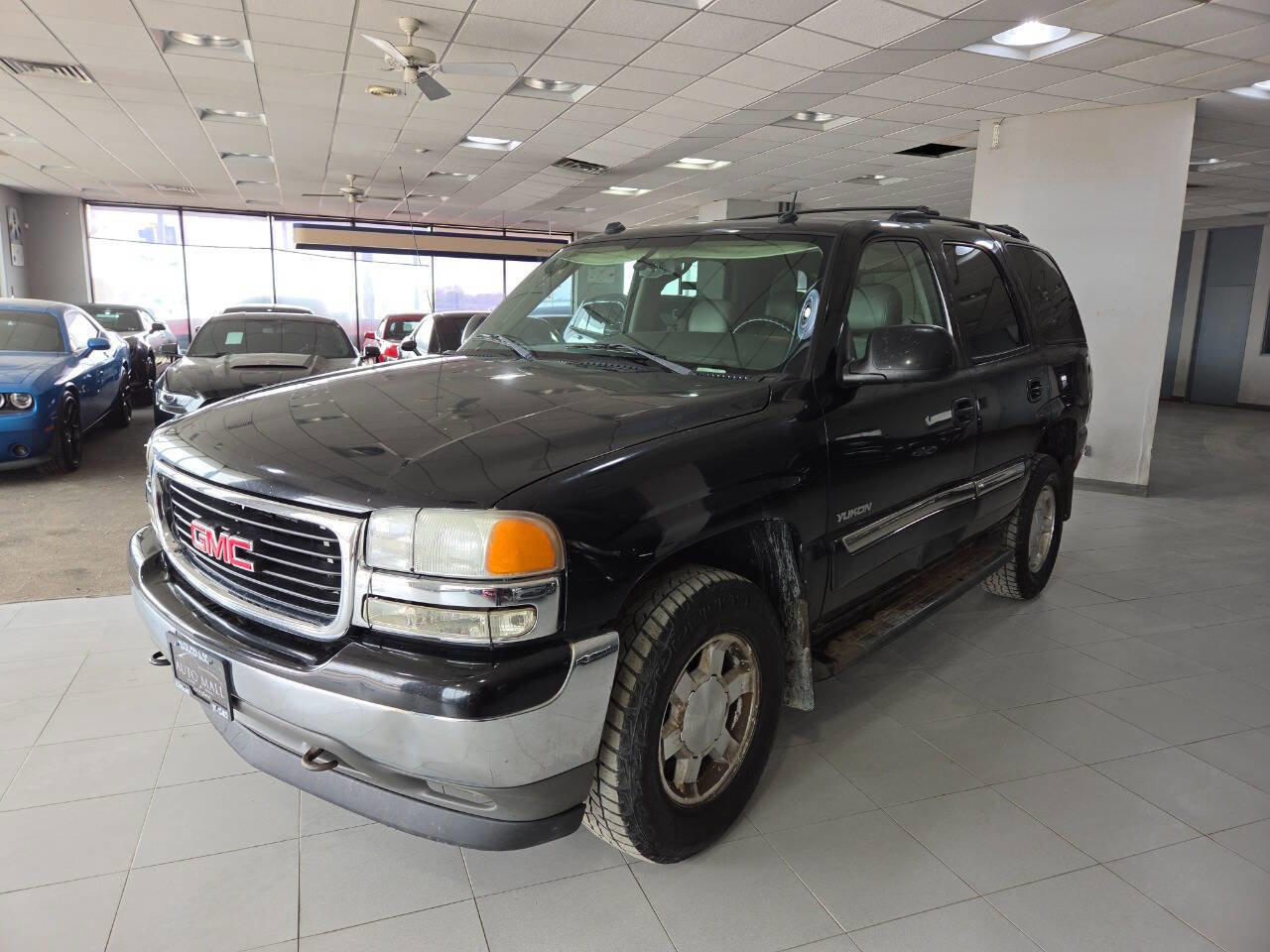 Used 2005 GMC Yukon SLT w/ SLT Preferred Equipment Group AWD/4WD image 3