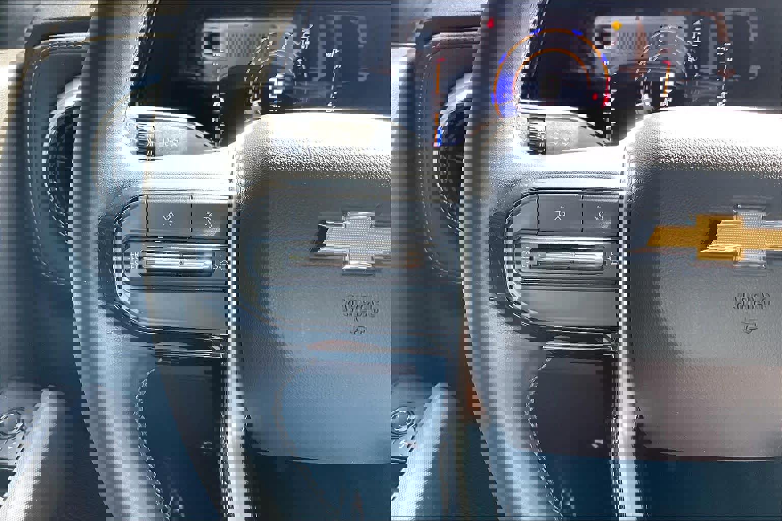 Used 2023 Chevrolet Colorado LT w/ LT Convenience Package image 18