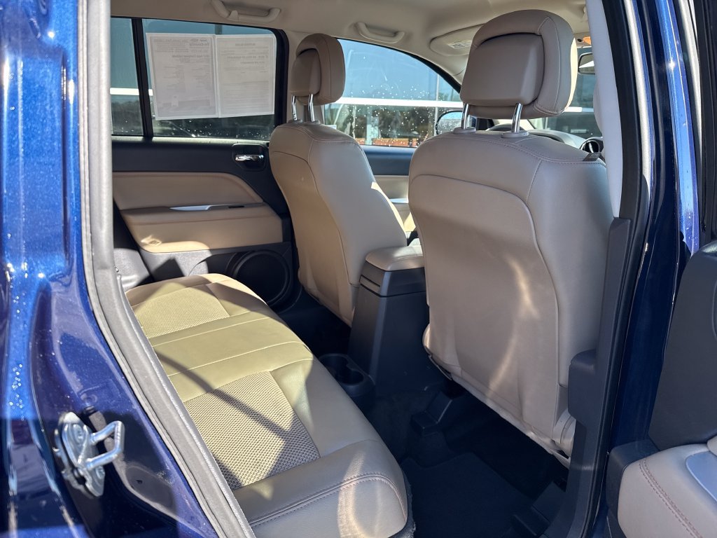 Used 2017 Jeep Compass Latitude FWD image 32