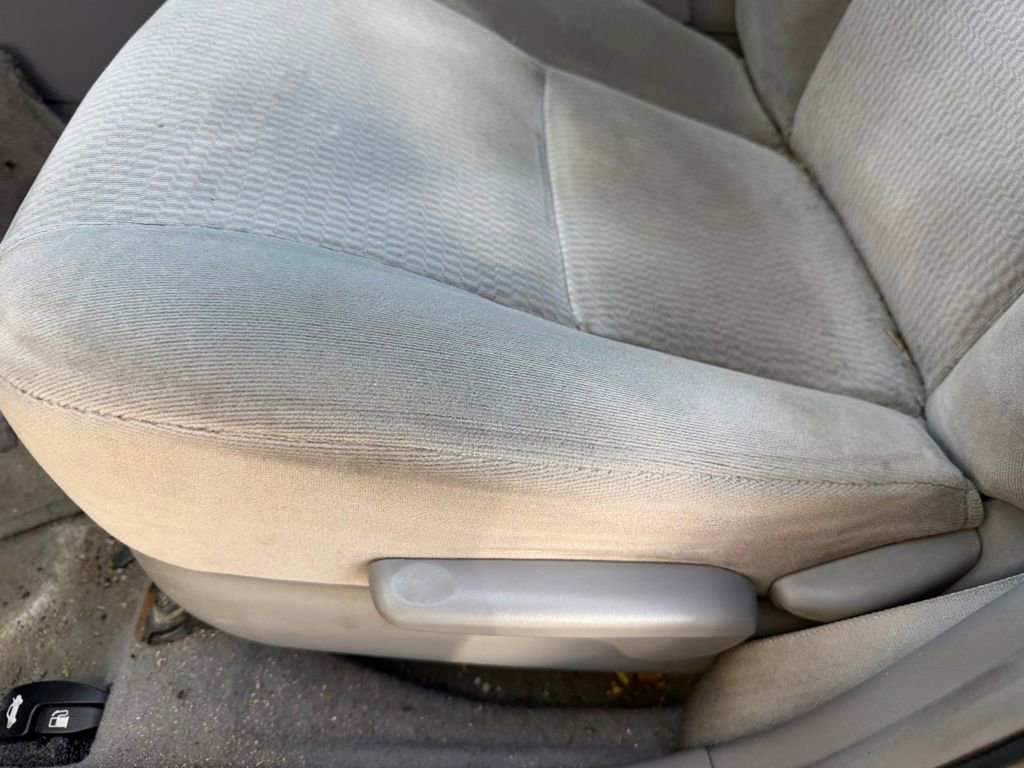 Used 2005 Toyota Corolla LE FWD image 8
