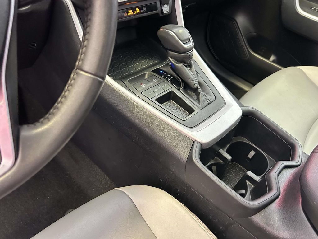 Used 2024 Toyota RAV4 XLE Premium FWD image 20