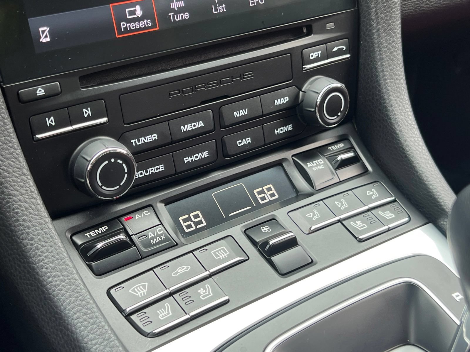 Certified 2021 Porsche 718 Cayman S RWD image 26