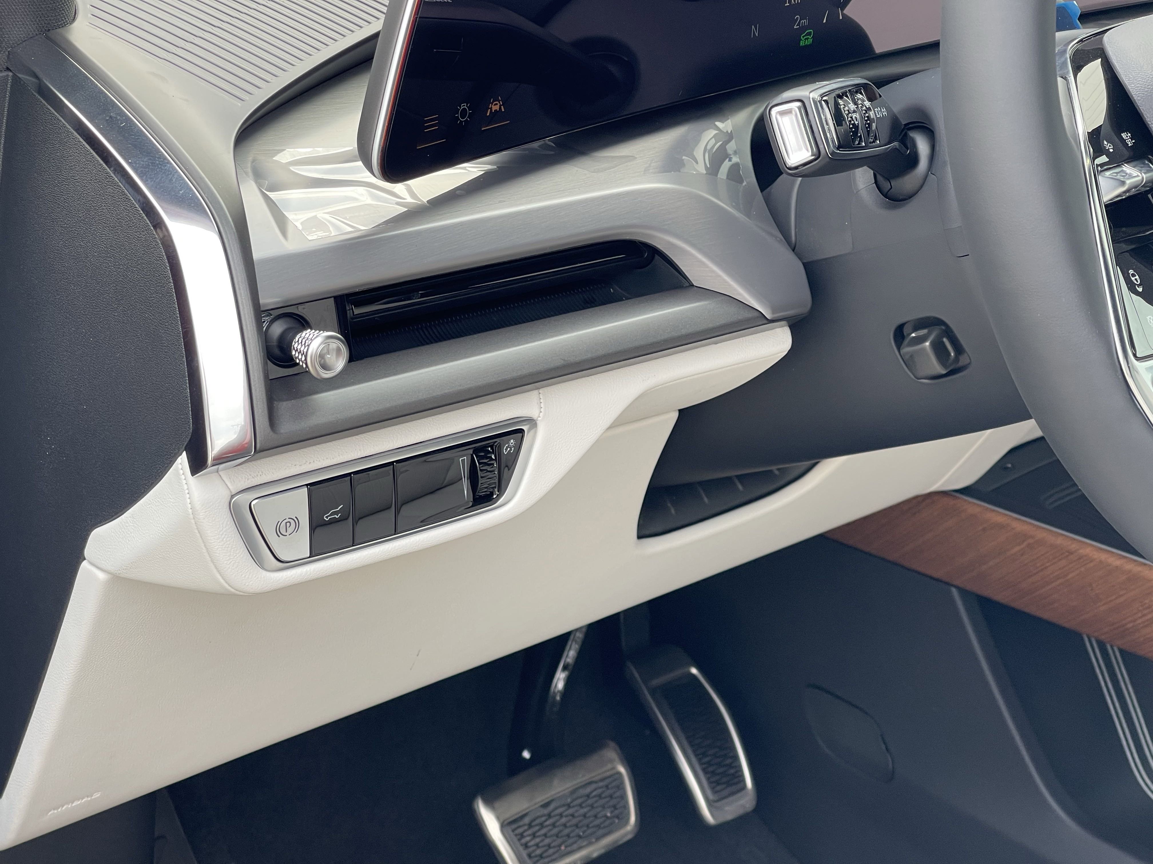 New 2026 Cadillac Vistiq Sport image 8