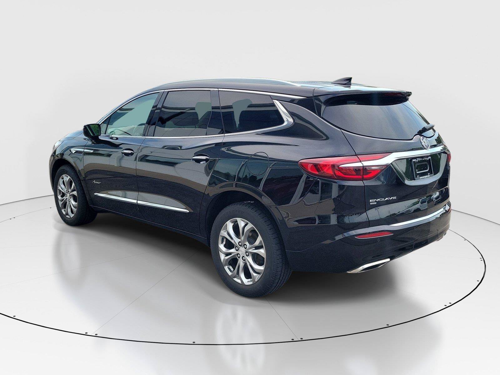 Used 2021 Buick Enclave Avenir w/ Avenir Technology Package AWD/4WD image 3