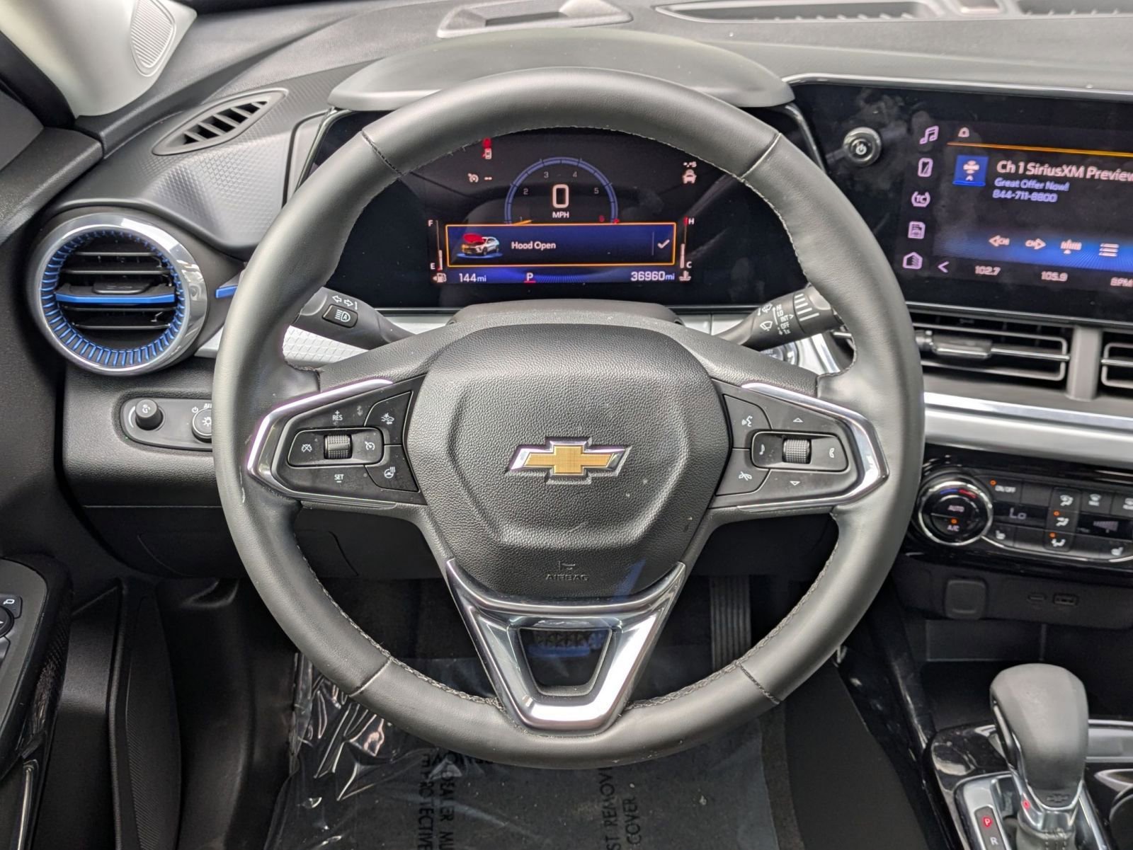 Used 2024 Chevrolet Trax LT w/ Driver Confidence Package FWD image 13