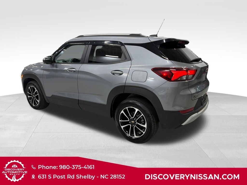 Used 2024 Chevrolet TrailBlazer LT w/ Driver Confidence Package FWD image 8