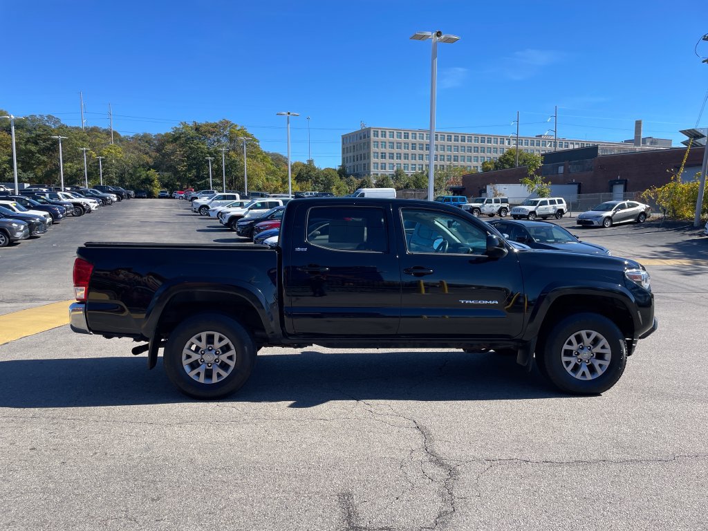 Certified 2019 Toyota Tacoma SR5 AWD/4WD image 6