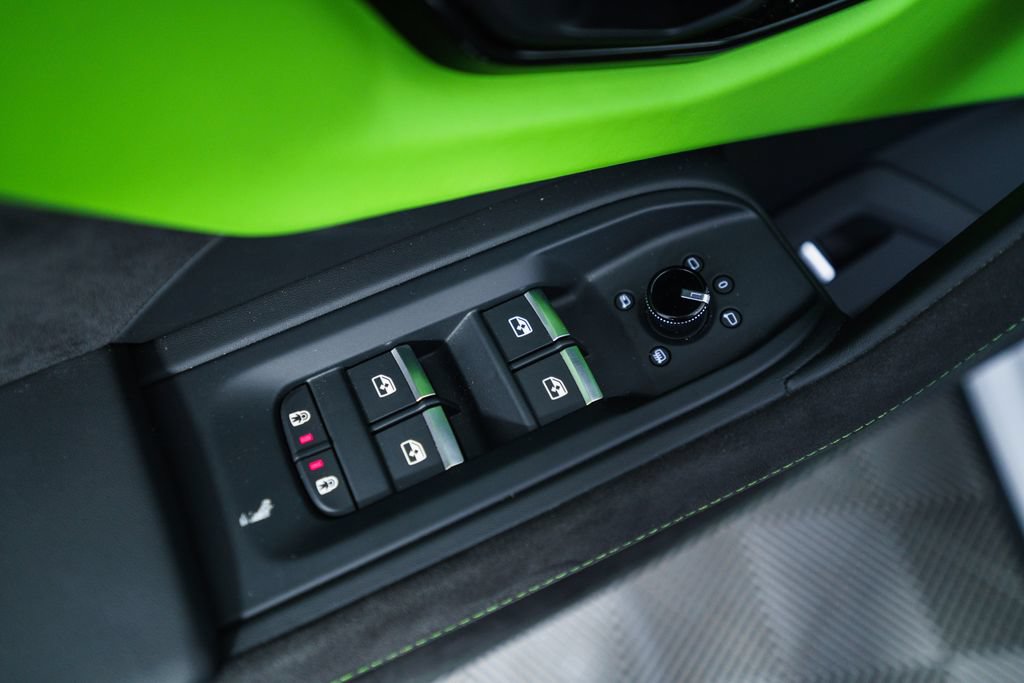 Used 2024 Lamborghini Urus S AWD/4WD image 34