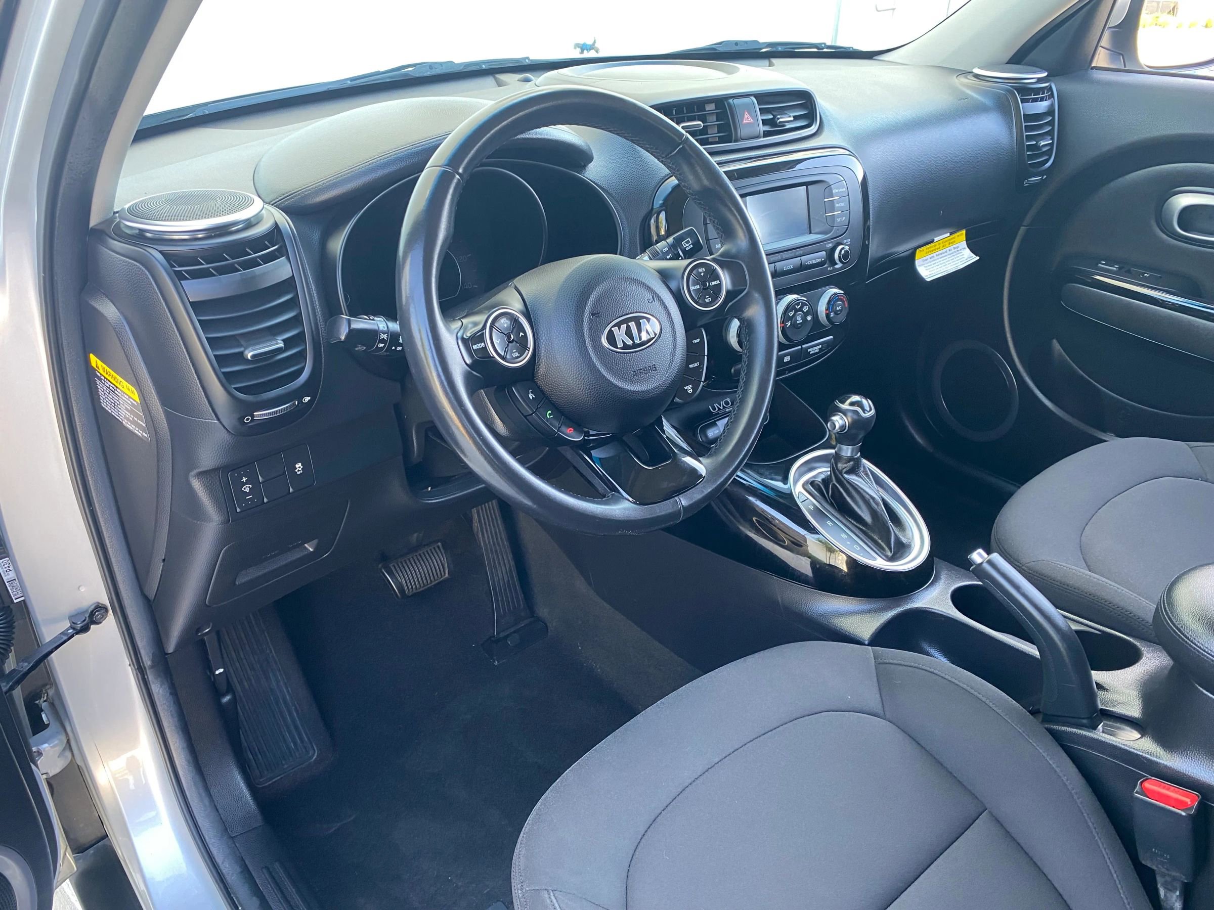 Used 2015 Kia Soul ! FWD image 21