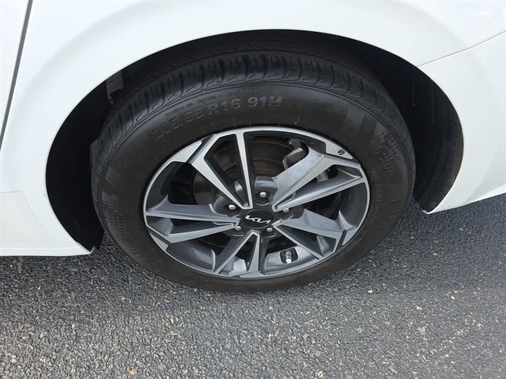 Used 2024 Kia Forte LXS w/ LXS Technology Package FWD image 50