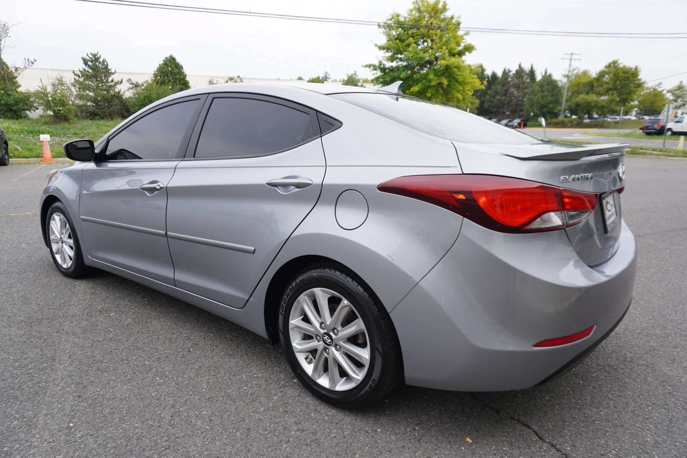 Used 2015 Hyundai Elantra SE w/ Option Group 02 FWD image 5