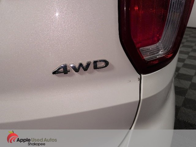 Used 2017 Ford Explorer XLT w/ Equipment Group 202A image 7