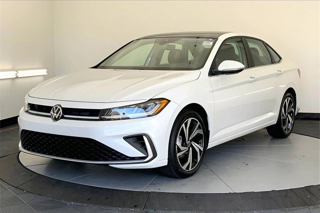 New 2026 Volkswagen Jetta SEL image 2