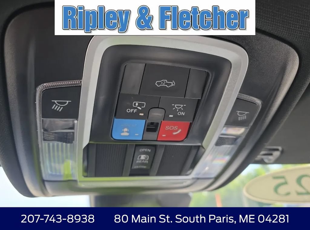 Used 2025 RAM 1500 Laramie AWD/4WD image 22