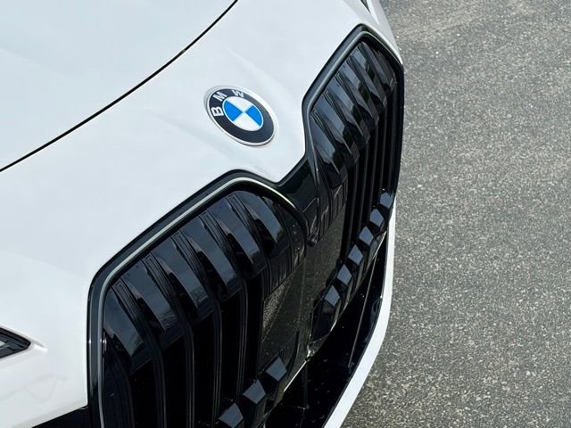 Used 2025 BMW 740i w/ Premium Package image 14
