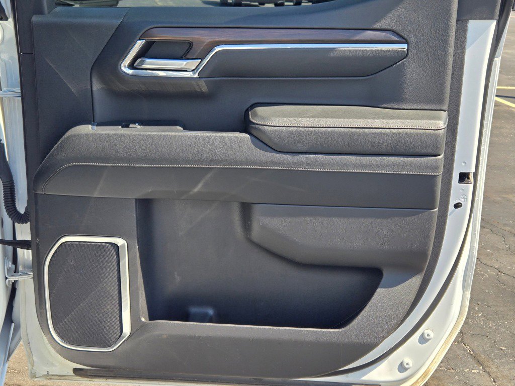 Used 2024 GMC Sierra 1500 SLT image 9