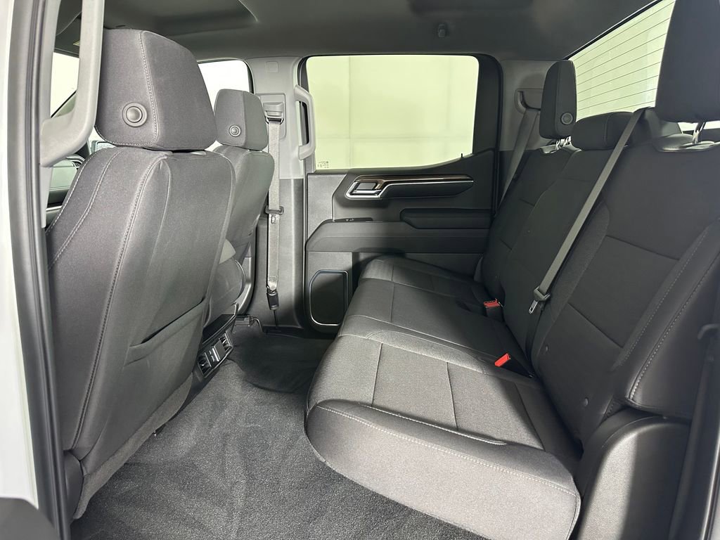 Used 2025 Chevrolet Silverado 1500 LT AWD/4WD image 25