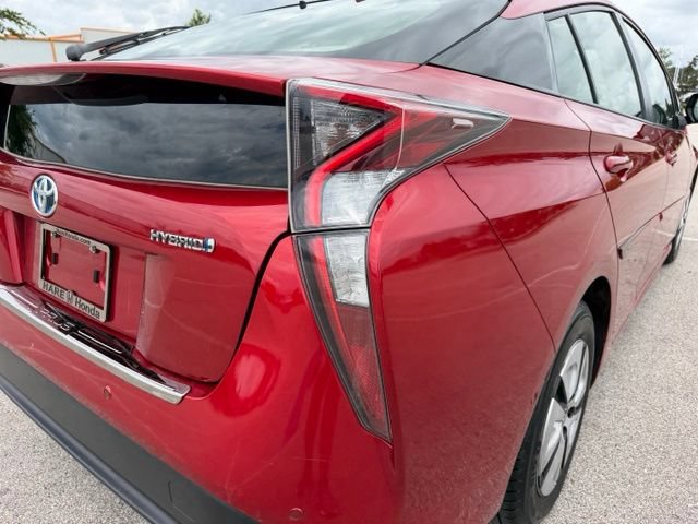 Used 2017 Toyota Prius Two w/ Prius Two Safety Plus Package FWD image 9