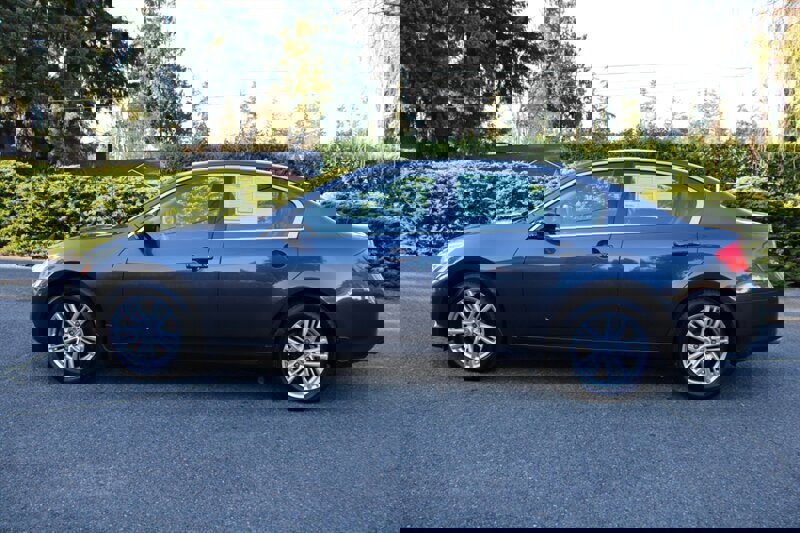 Used 2011 INFINITI G25 x w/ Moonroof Pkg image 14