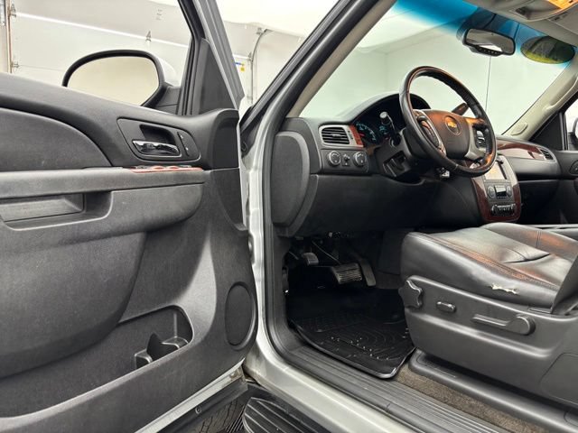 Used 2012 Chevrolet Avalanche LT AWD/4WD image 15
