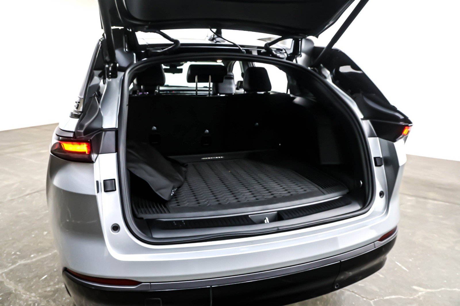 Used 2025 Jeep Wagoneer S Launch Edition image 24