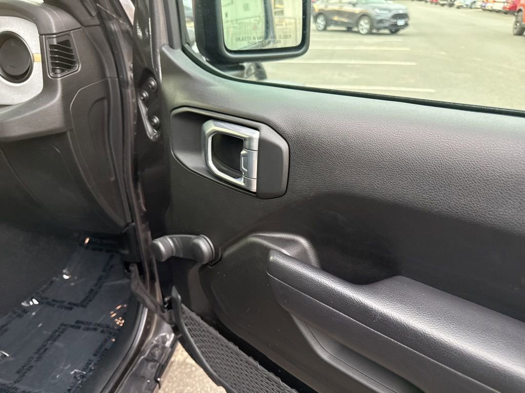 Used 2024 Jeep Gladiator Sport image 10