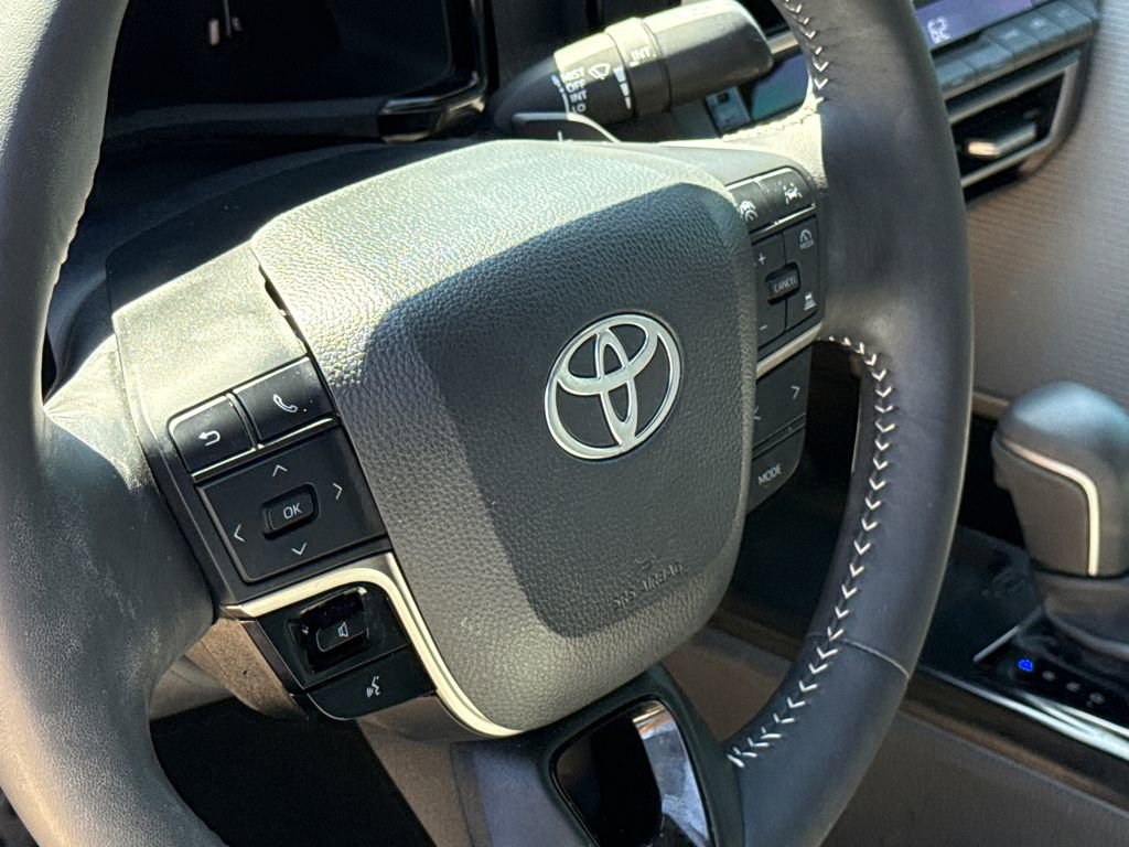 Used 2025 Toyota Camry SE w/ Multimedia Upgrade Package FWD image 29