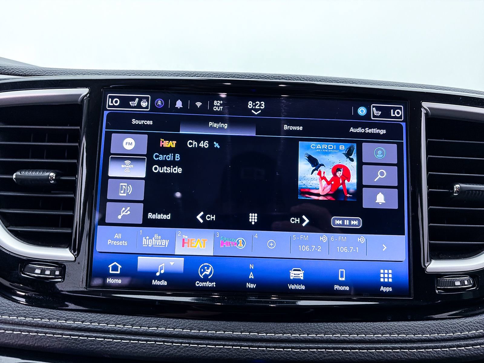 Used 2024 Chrysler Pacifica Limited FWD image 21
