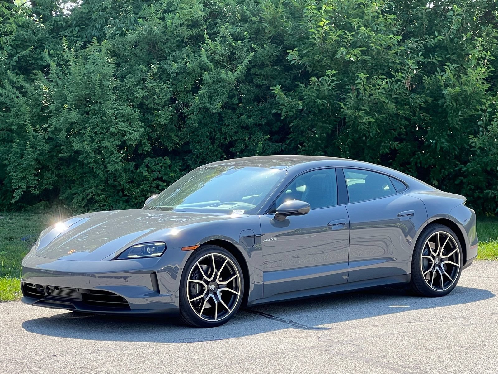 New 2025 Porsche Taycan image 1