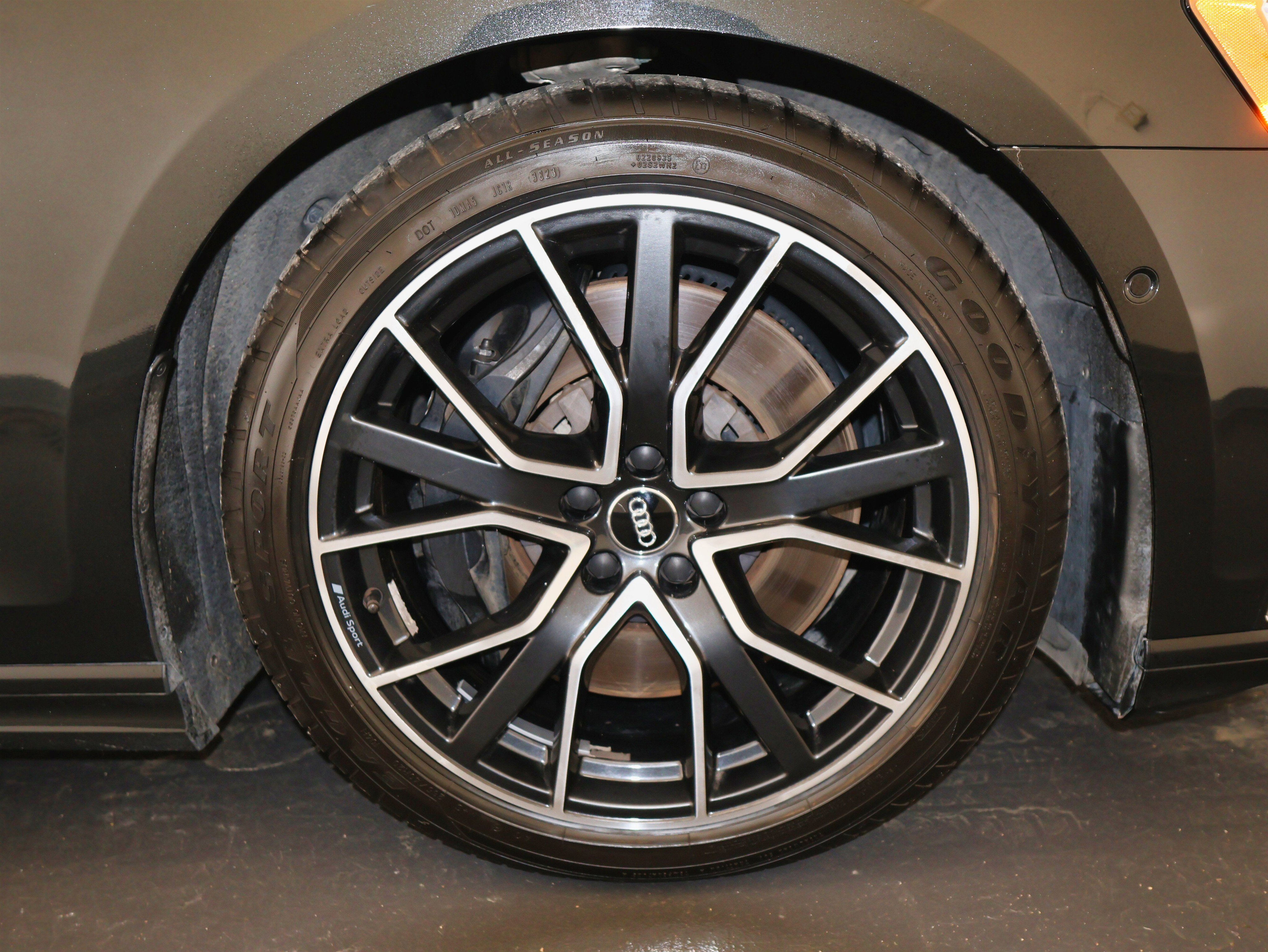 Used 2020 Audi A8 L 4.0T w/ Executive Package image 17