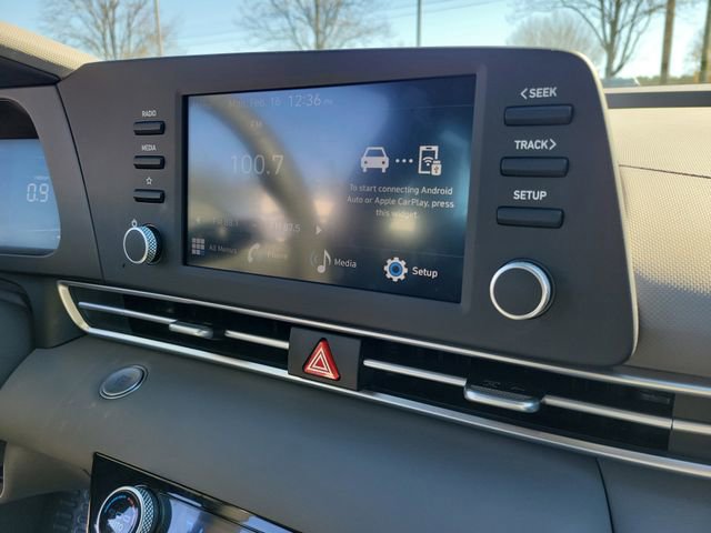 Used 2025 Hyundai Elantra Sport image 25