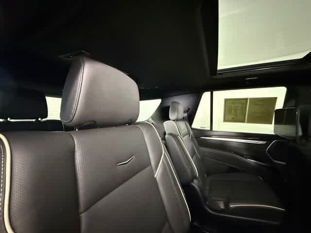 Used 2026 Cadillac Escalade Luxury AWD/4WD image 26