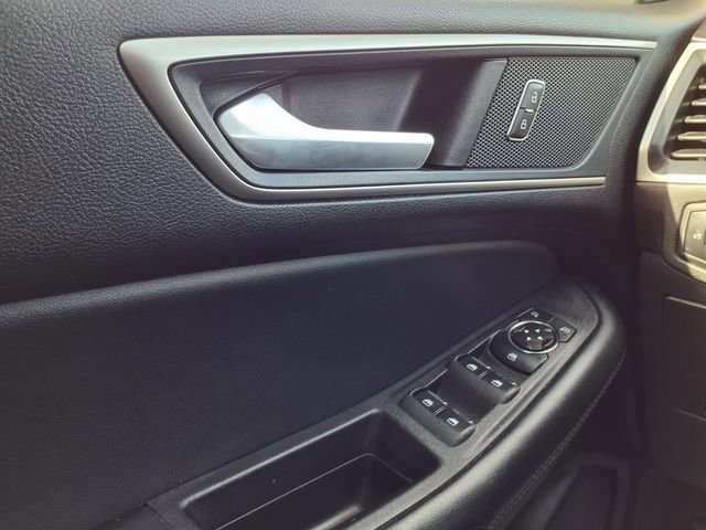 Used 2024 Ford Edge SEL image 18