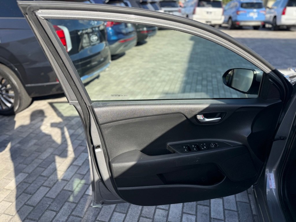 Used 2023 Kia Rio S image 27