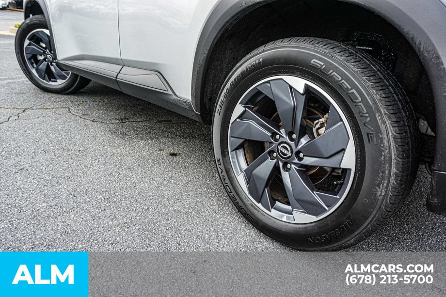 Used 2024 Nissan Rogue SV FWD image 15