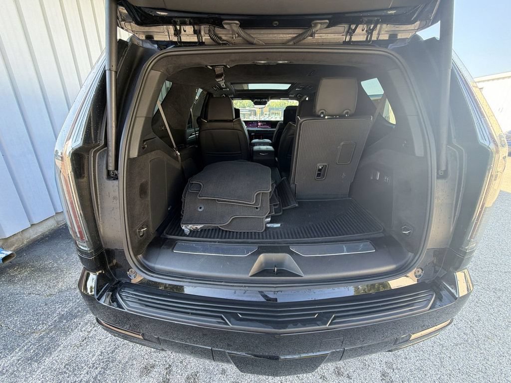 Used 2025 Cadillac Escalade Sport Platinum AWD/4WD image 27