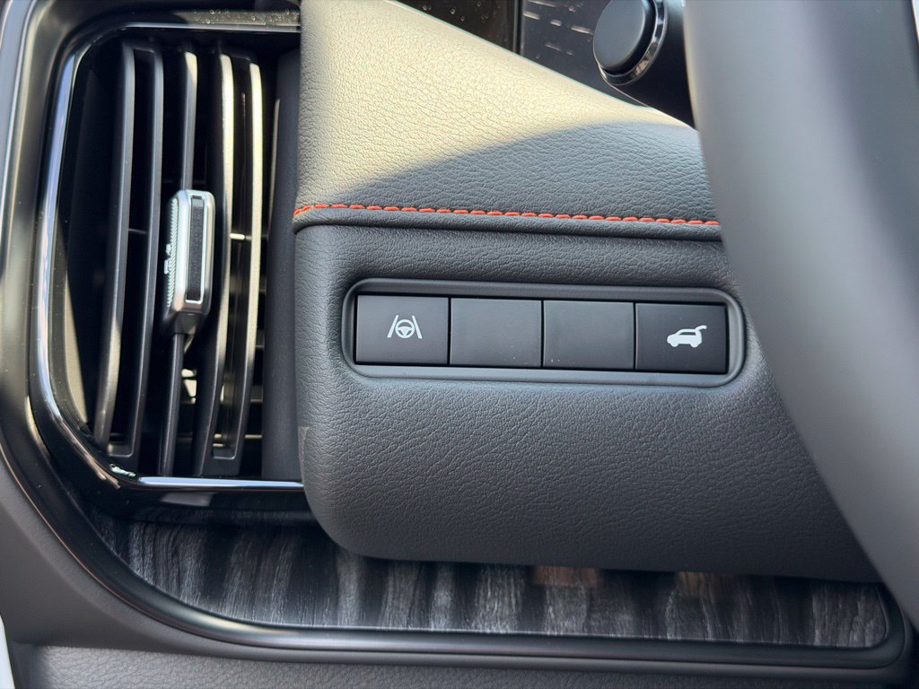 New 2026 Nissan Armada PRO-4X AWD/4WD image 25