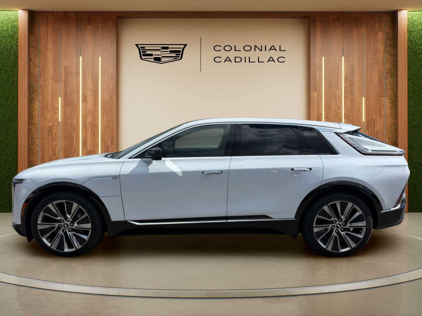 Used 2026 Cadillac Lyriq Signature Luxury w/ Nappa Leather Package AWD/4WD image 2