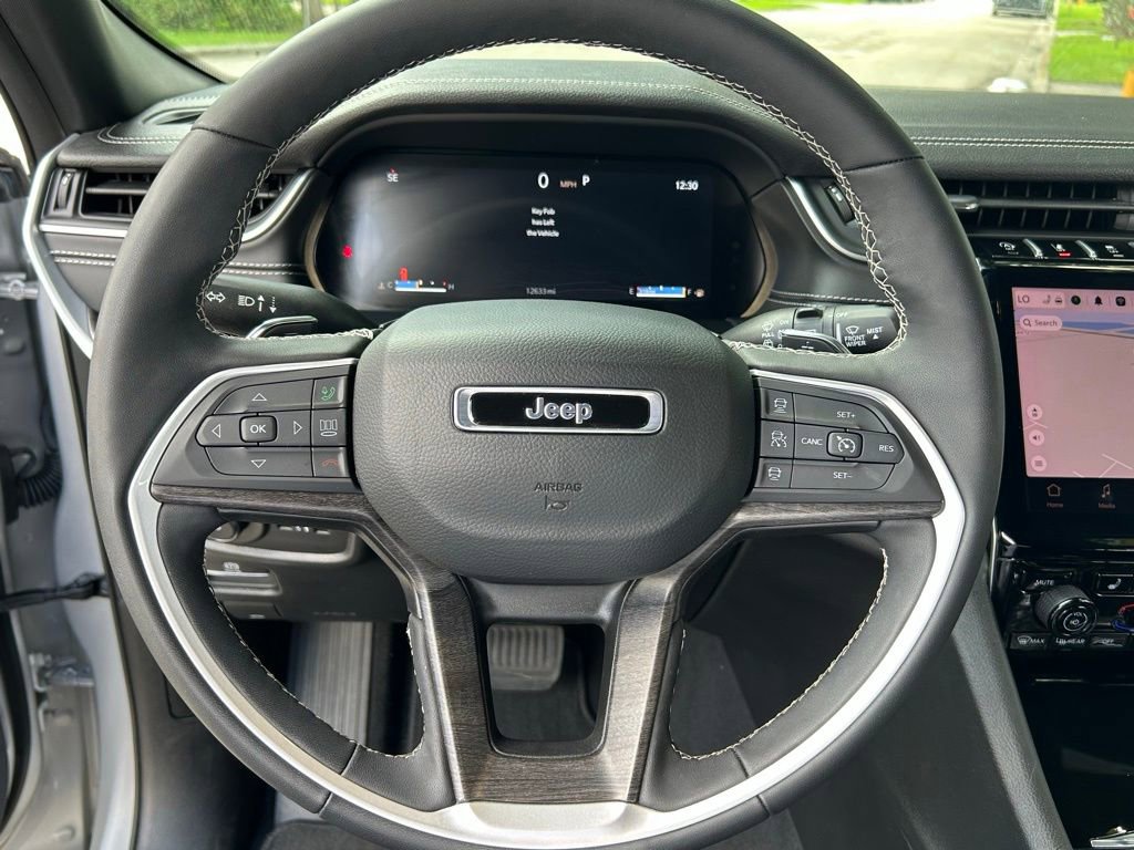 Certified 2024 Jeep Grand Cherokee Limited w/ Black Appearance Package image 20