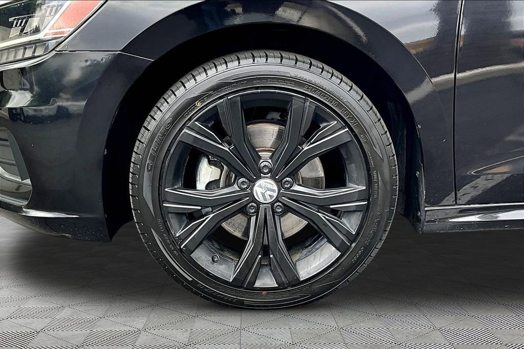 Used 2021 Volkswagen Passat 2.0T SE image 31