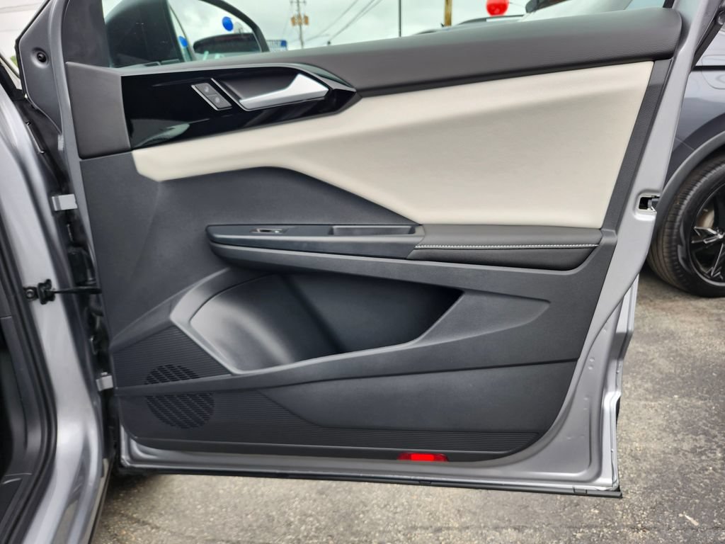 Certified 2025 Volkswagen Taos S AWD/4WD image 15